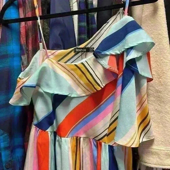 Boohoo Asymmetrical Dress Spring Size 6 - Picture 5 of 6